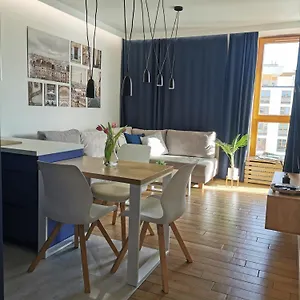 https://mp-rent-lux-apart-goleszowska-parking-aircon-2-pok.warsawhotelspoland.com